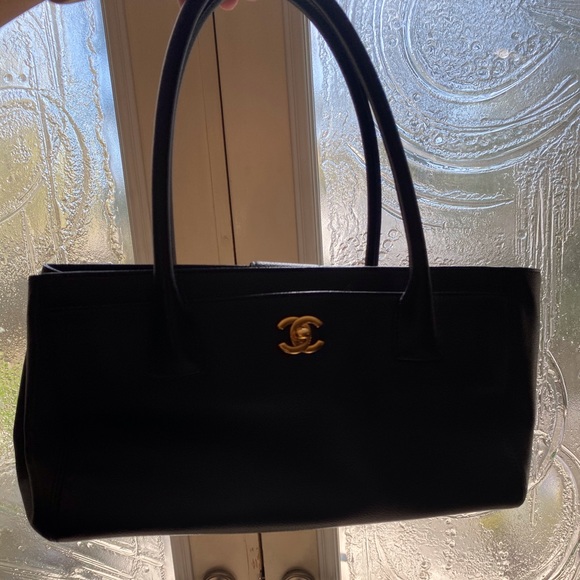 Chanel Executive Small Caviar Black Leather Tote - Picture 3 of 5